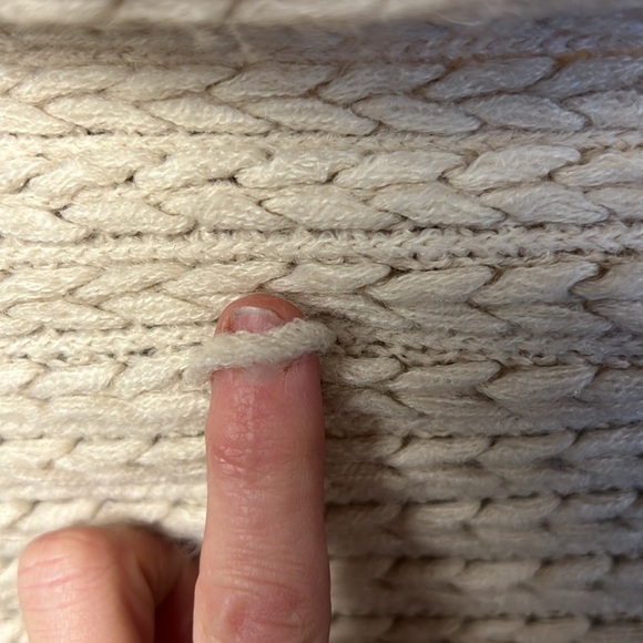 Knitted women’s‎  beige poncho sweater one size fringe acrylic soft lightweight - Picture 3 of 7